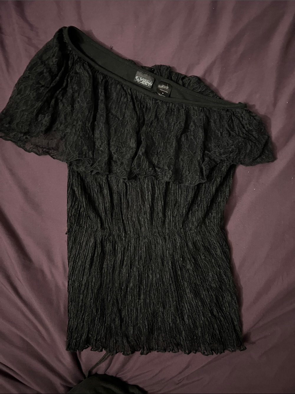 Daytrip Black One-Shoulder Ruffled Lace Top